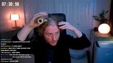 Video viral: Un gamer s-a trezit cu un șant pe cap, după ce a purtat timp îndelungat căști