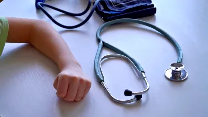 La ce să fie atenți părinții copiilor răciți? Sfatul medicului!