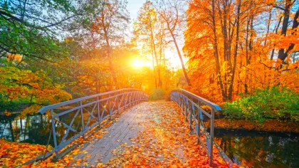 Românii continuă concediile și în septembrie. Care au fost orașele preferate ale verii?