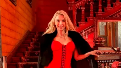 FOTO. Andreea Bălan, apariție îndrăzneață într-o rochiță scurtă