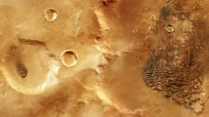 Sonda Mars Express a transmis imagini superbe cu „valuri metalice” înalte de 100 de metri
