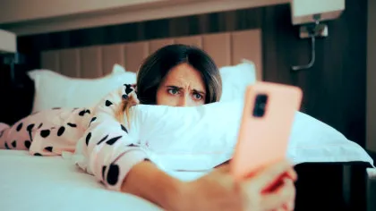 Cumpără acum, regretă mai târziu: cum funcționează shoppingul compulsiv online