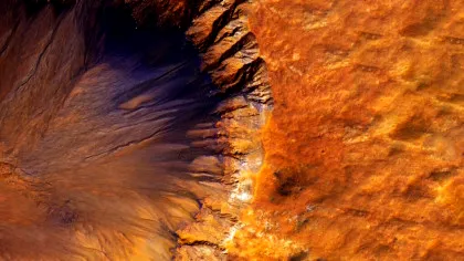 Ce s-ar putea ascunde sub vulcanii de pe Marte?