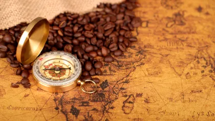 Istoria unei invenții apărute din greșeală. Cum s-a născut cafeaua decofeinizată?