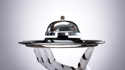 Un robot chelner a avut „o cădere nervoasă” într-un restaurant și a început să spargă farfurii