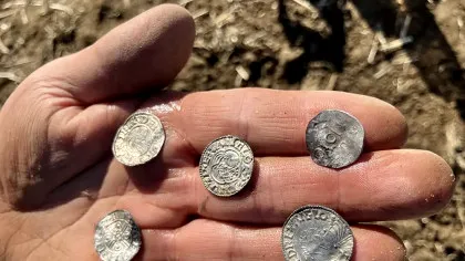 Cel mai mare tezaur de monede vikinge descoperit vreodată în Norvegia