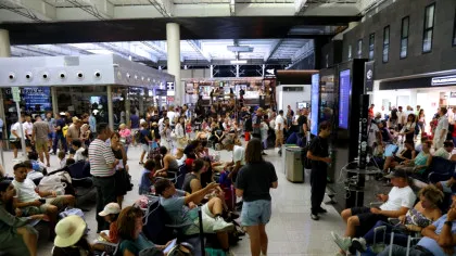 Haos pe un aeroport din cauza noului sistem de verificare a pașapoartelor UE