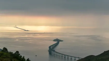 Câți kilometri are cel mai lung pod din lume și în cât timp poate fi traversat cu mașina?