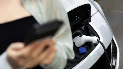 China și Uniunea Europeană au convenit asupra unui mecanism de stabilire a prețurilor pentru mașinile electrice importate