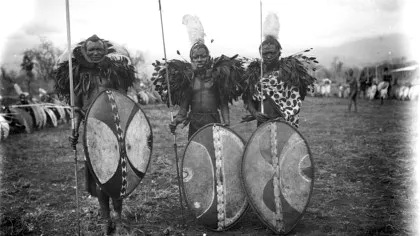 Povestea reală a lui Corinne Hofmann: Cum o europeancă a renunțat la tot pentru iubirea unui războinic Maasai