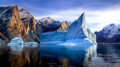 Groenlanda capătă o nouă formă pe măsură ce se deplasează spre nord-vest