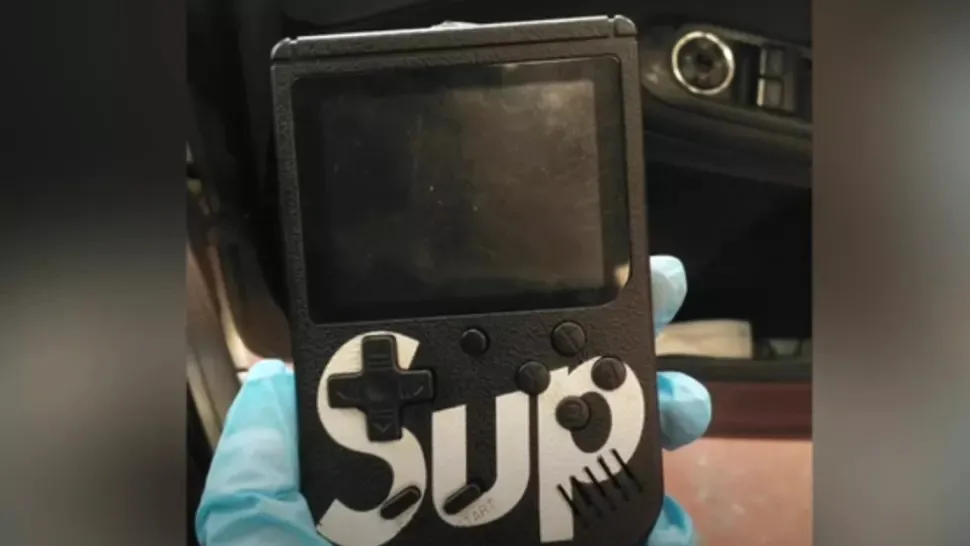 „Game Boy”, folosit de hoți pentru a fura zeci de mașini