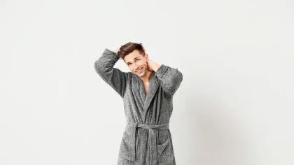 (P) Halate de baie pufoase vs. subțiri: Cum îl alegi pe cel potrivit pentru tine