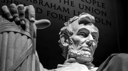 Abraham Lincoln, vizionarul unității naționale și al abolirii sclaviei