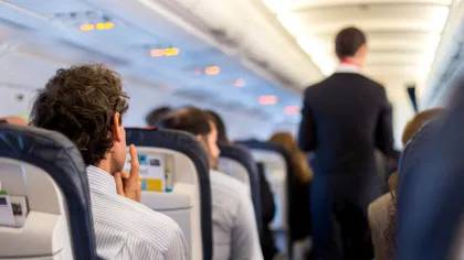 Scaunele din avioane vor fi din ce în ce mai incomode iar motivul este simplu