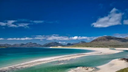 Insula mai puțin știută de turiști care are o plajă asemenea celor din Caraibe