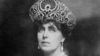Cum a trecut regina Maria peste poruncile ferme ale Regelui Carol I şi mai târziu a refuzat favorul lui Hitler
