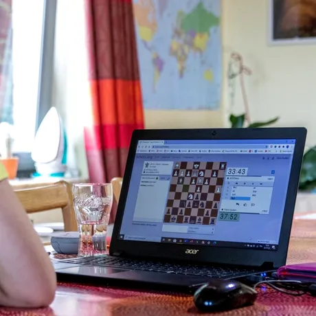Rusia a blocat accesul la site-ul Chess.com. Ce acuzații îi sunt aduse platformei