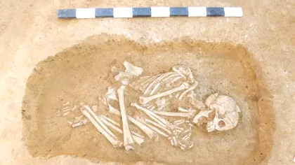 Un studiu ADN a dezvăluit boala rară de care suferea o adolescentă care trăia în Italia acum 12.000 de ani