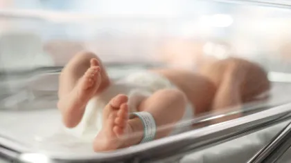 Fetele pot fi mai atrase de chipuri decât de obiecte încă din primele zile de viață