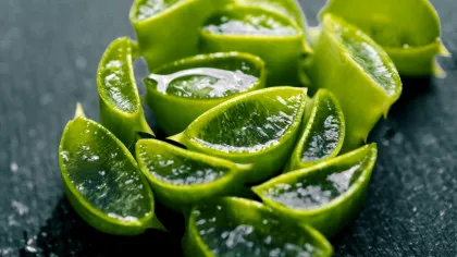 Mitul frumuseții „naturale”: De ce eticheta verde nu înseamnă neapărat mai bun