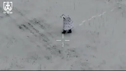 VIDEO Soldații ruși testează pe frontul din Ucraina un camuflaj bizar, botezat Pinguin / Până acum, a fost un eșec de proporții