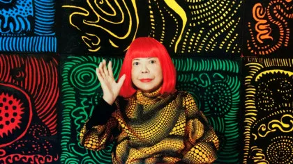 Yayoi Kusama, artista care a transformat halucinațiile într-un imperiu artistic global