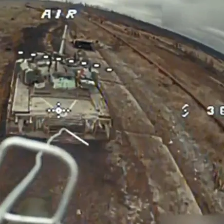 VIDEO: Tanc rusesc de 4 milioane de dolari, distrus de o dronă care costă cât o consolă PlayStation