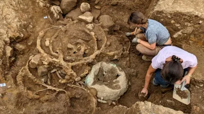 Tezaure uriașe din Epoca Fierului descoperite în Anglia ar putea proveni de la înmormântarea unei puternice regine celtice