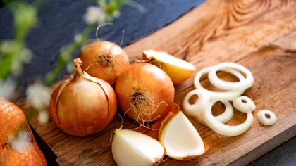Cum să tai ceapa fără lacrimi? Trucul confirmat științific!
