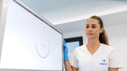 Primele rezultate ale primului studiu de genomică din România derulat de MedLife arată corelații semnificative între predispozițiile genetice identificate și analizele de sânge, precum și anamneza pacienților, confirmând valoarea testării genomice ca instrument real de predicție clinică. „Metoda noastră originală este de acum validată”