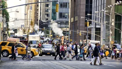 De ce stau la coadă locuitorii din New York pentru o pâine de 60 de dolari?
