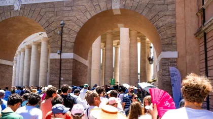 Cum încearcă o țară europeană să combată supraturismul în 2026?