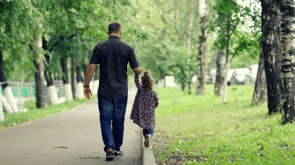 De ce tot mai mulți copii se îndepărtează de părinți