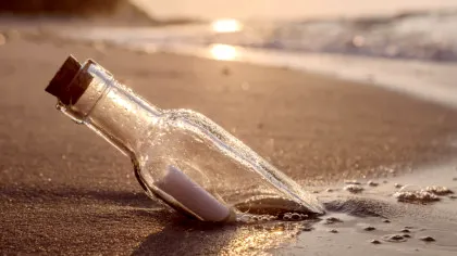 Care sunt șansele să găsești vreodată un mesaj într-o sticlă?
