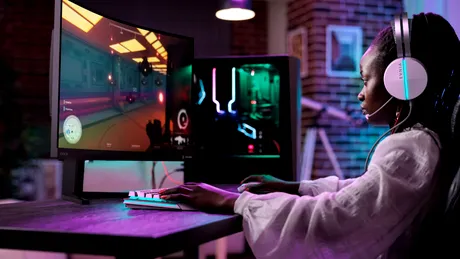 Evnia 32M2C5500W este un nou monitor de gaming de la Philips