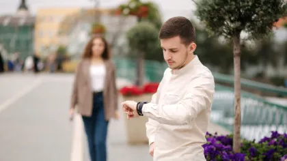 Bărbații din generația Z gândesc ca-n anii ’50: „soția să-și asculte întotdeauna soțul”