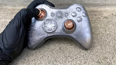 Protestul unei profesoare împotriva folosirii accesoriilor de gaming în război